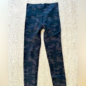 Spanx Booty Boost Active Camo 7/8 Legging